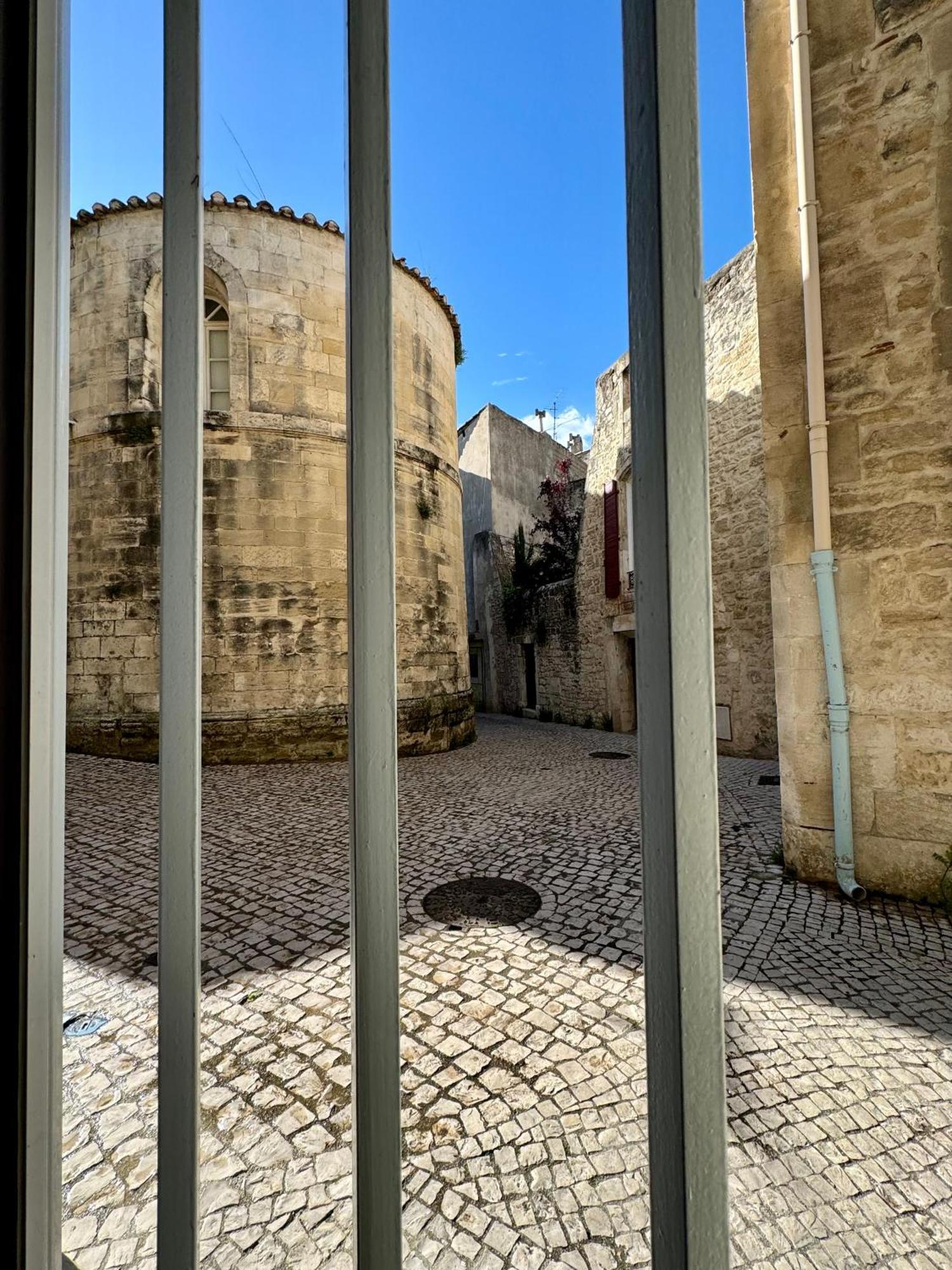 Le Doyenne, Particulier Centre Ancien De * Tarascon